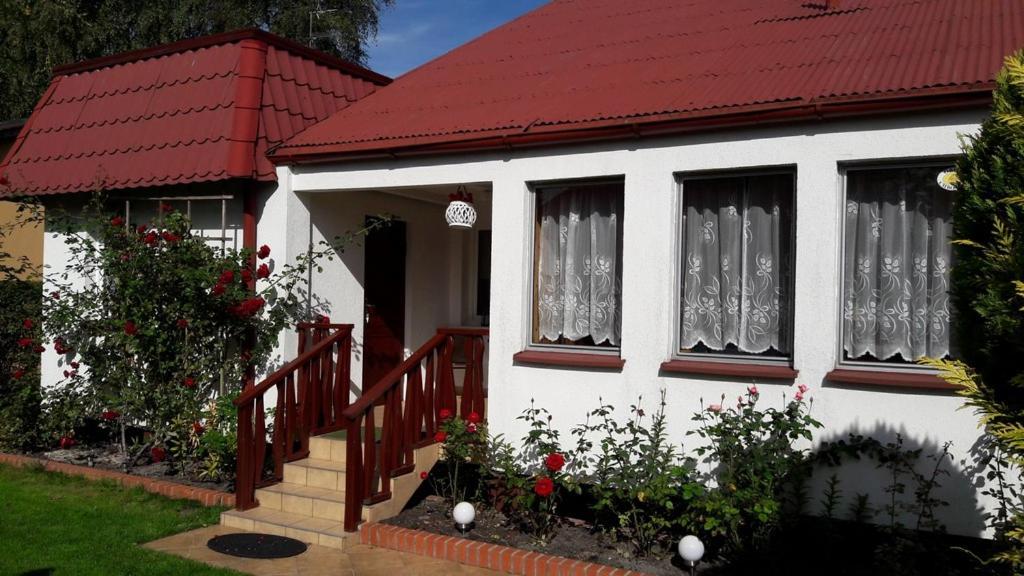 Domek Letniskowy U Basi Villa Rowy  Exterior photo